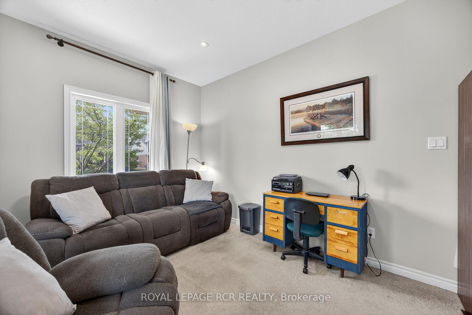 Photo 7 of 2 Irwin Crescent, New Tecumseth, Alliston — HOMEH