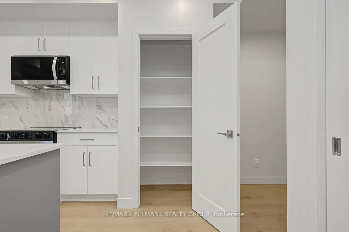 Photo 11 of Unit 7, 199 Columbus Avenue, Ottawa, Overbrook/Castle Heights — HOMEH