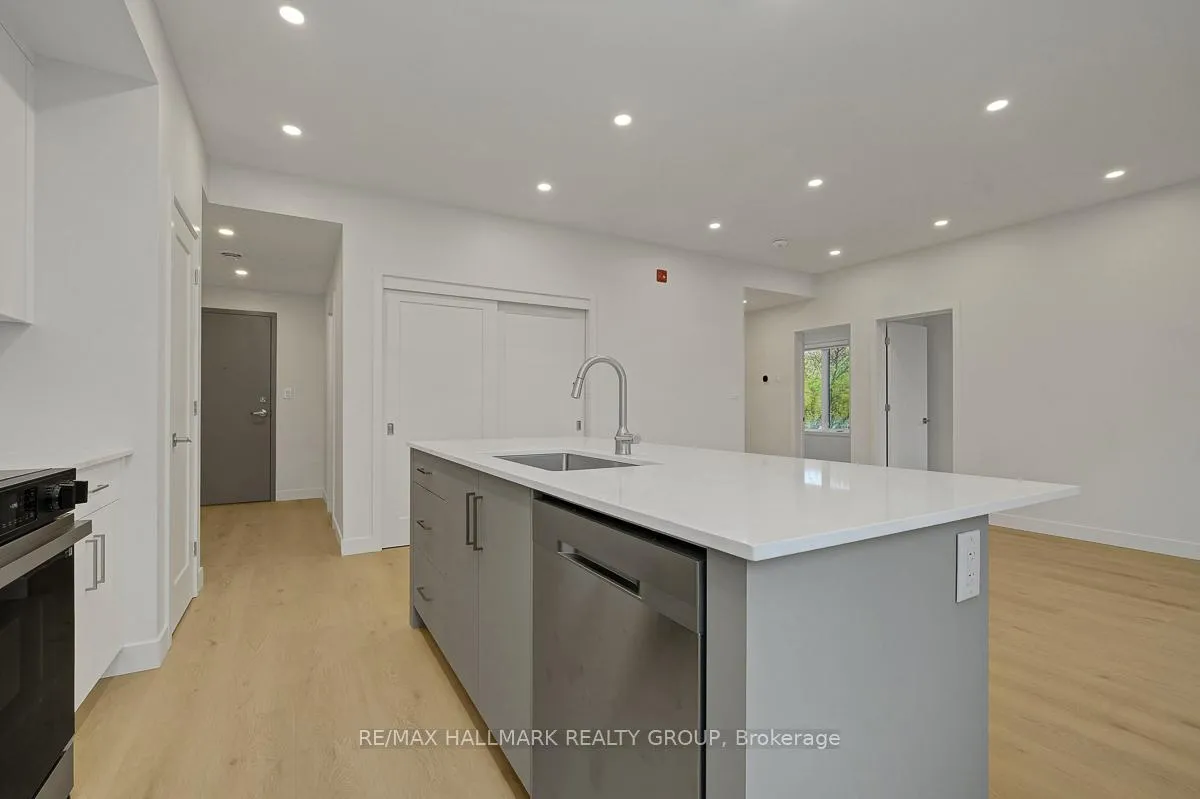 Photo 15 of Unit 7, 199 Columbus Avenue, Ottawa, Overbrook/Castle Heights — HOMEH