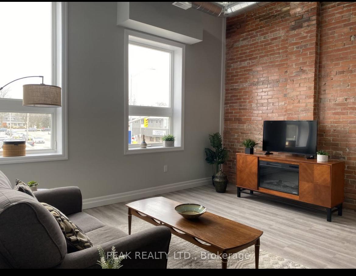 Photo 4 of Unit 202, 116 King Street, Norfolk, Delhi — HOMEH