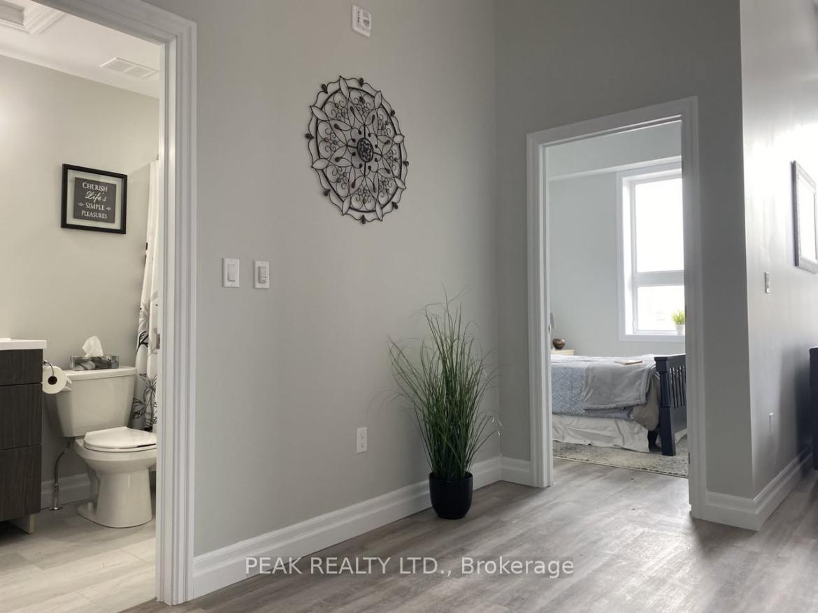 Photo 7 of Unit 202, 116 King Street, Norfolk, Delhi — HOMEH