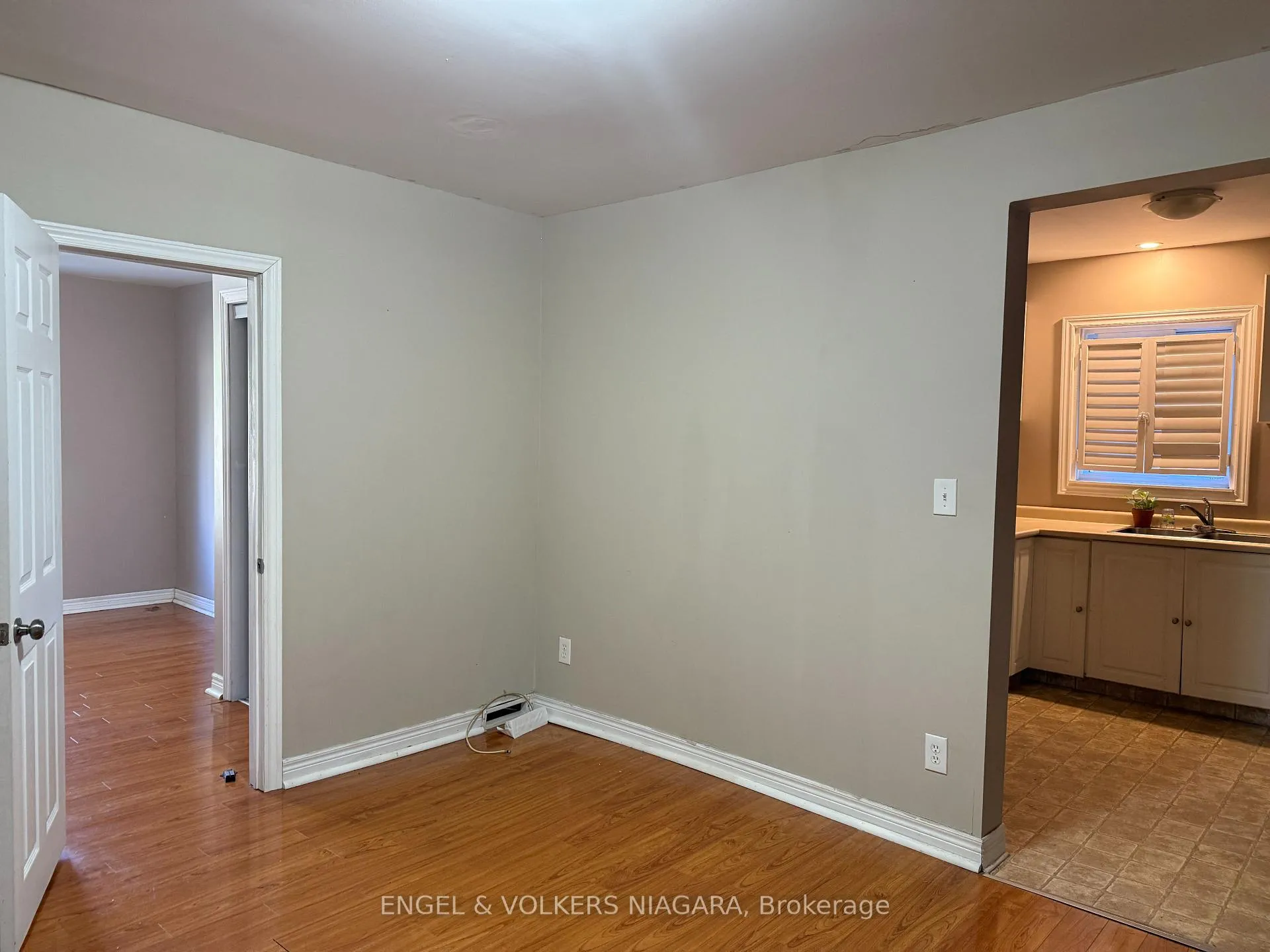 Photo 6 of Unit Main Floor, 5006 Willmott Street, Niagara Falls, Cherrywood — HOMEH