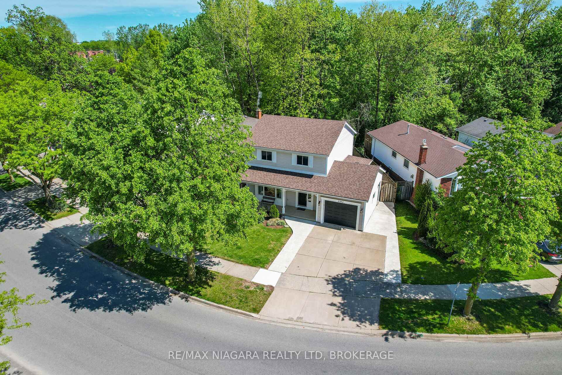 Photo 2 of 5993 Crimson Drive, Niagara Falls, Oldfield — HOMEH