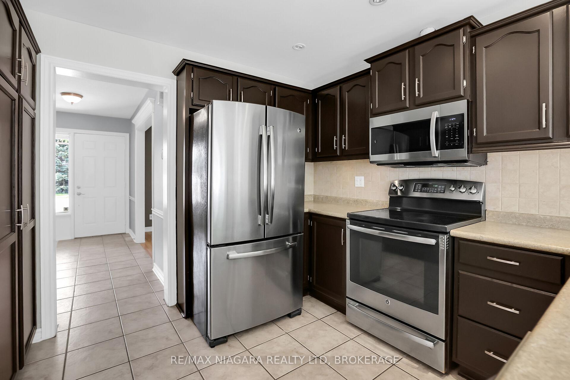 Photo 15 of 5993 Crimson Drive, Niagara Falls, Oldfield — HOMEH