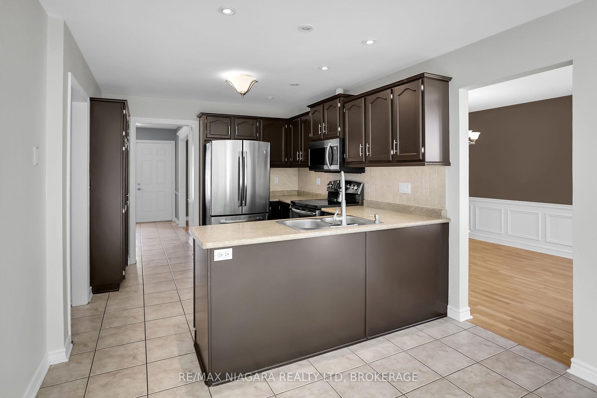 Photo 16 of 5993 Crimson Drive, Niagara Falls, Oldfield — HOMEH