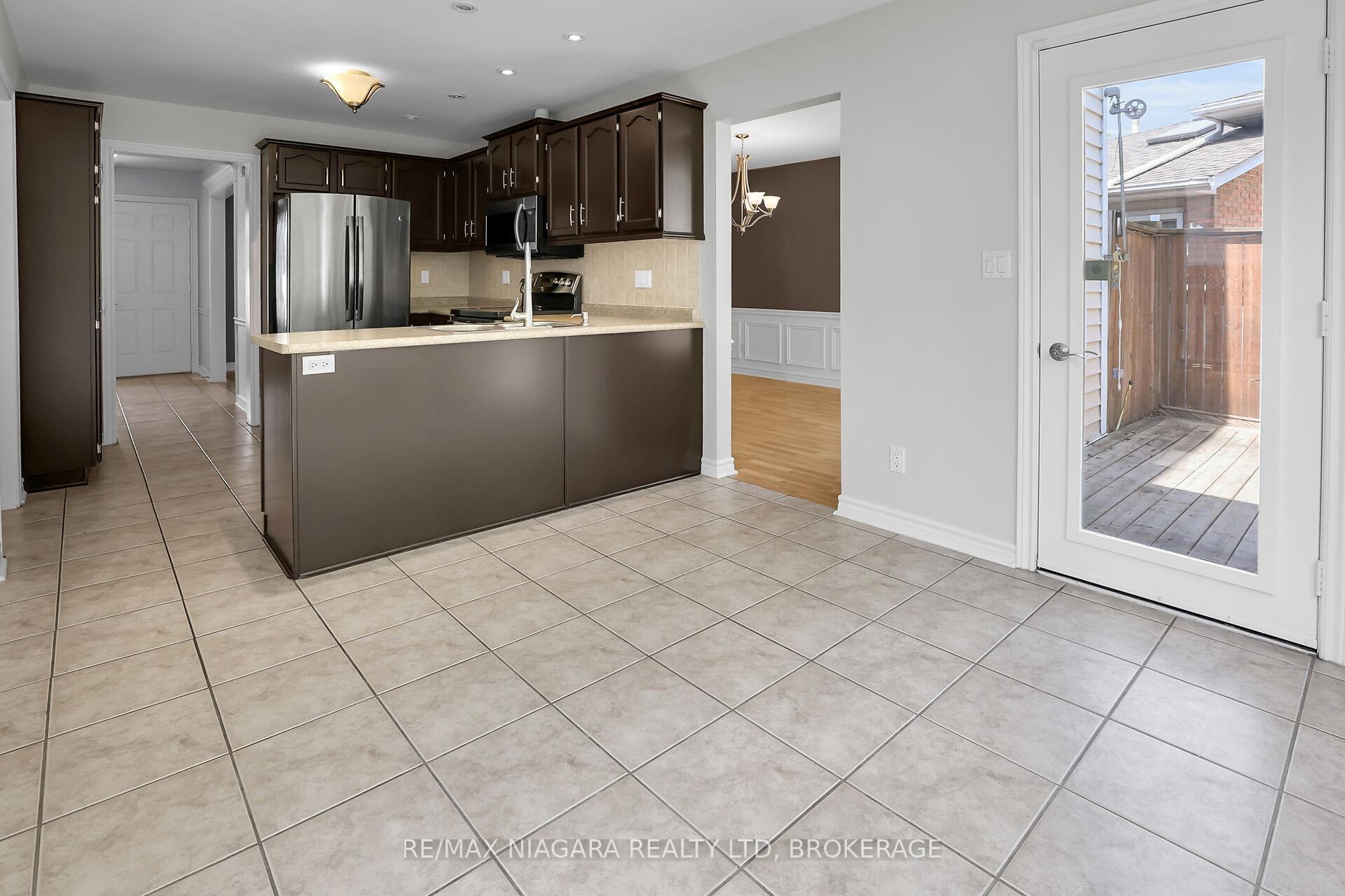 Photo 17 of 5993 Crimson Drive, Niagara Falls, Oldfield — HOMEH