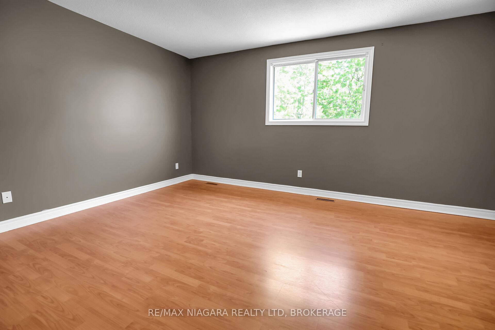 Photo 20 of 5993 Crimson Drive, Niagara Falls, Oldfield — HOMEH