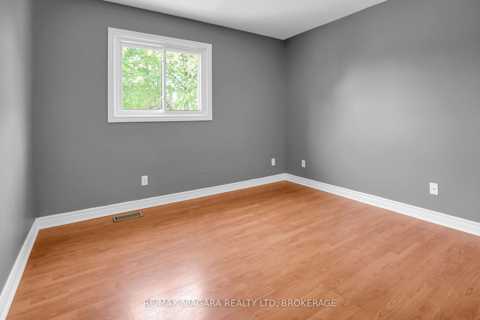 Photo 24 of 5993 Crimson Drive, Niagara Falls, Oldfield — HOMEH
