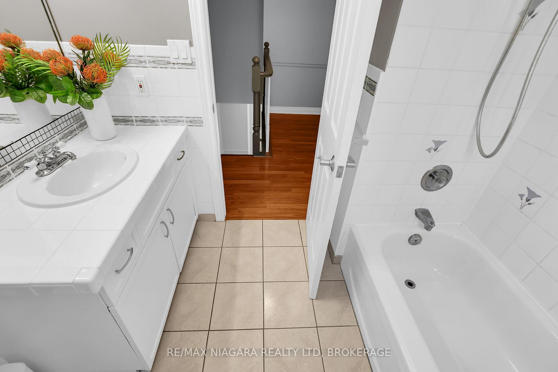 Photo 26 of 5993 Crimson Drive, Niagara Falls, Oldfield — HOMEH