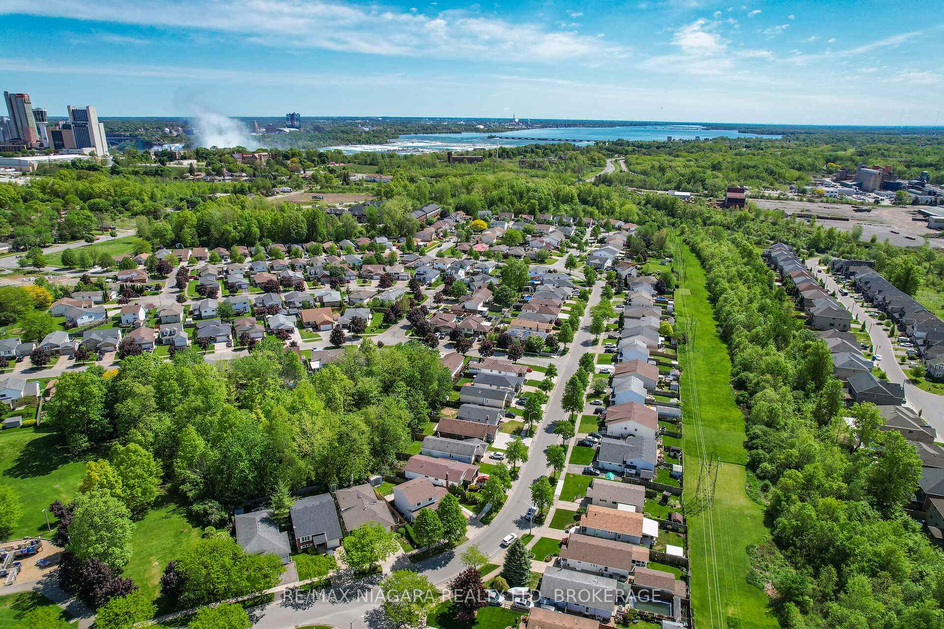 Photo 43 of 5993 Crimson Drive, Niagara Falls, Oldfield — HOMEH