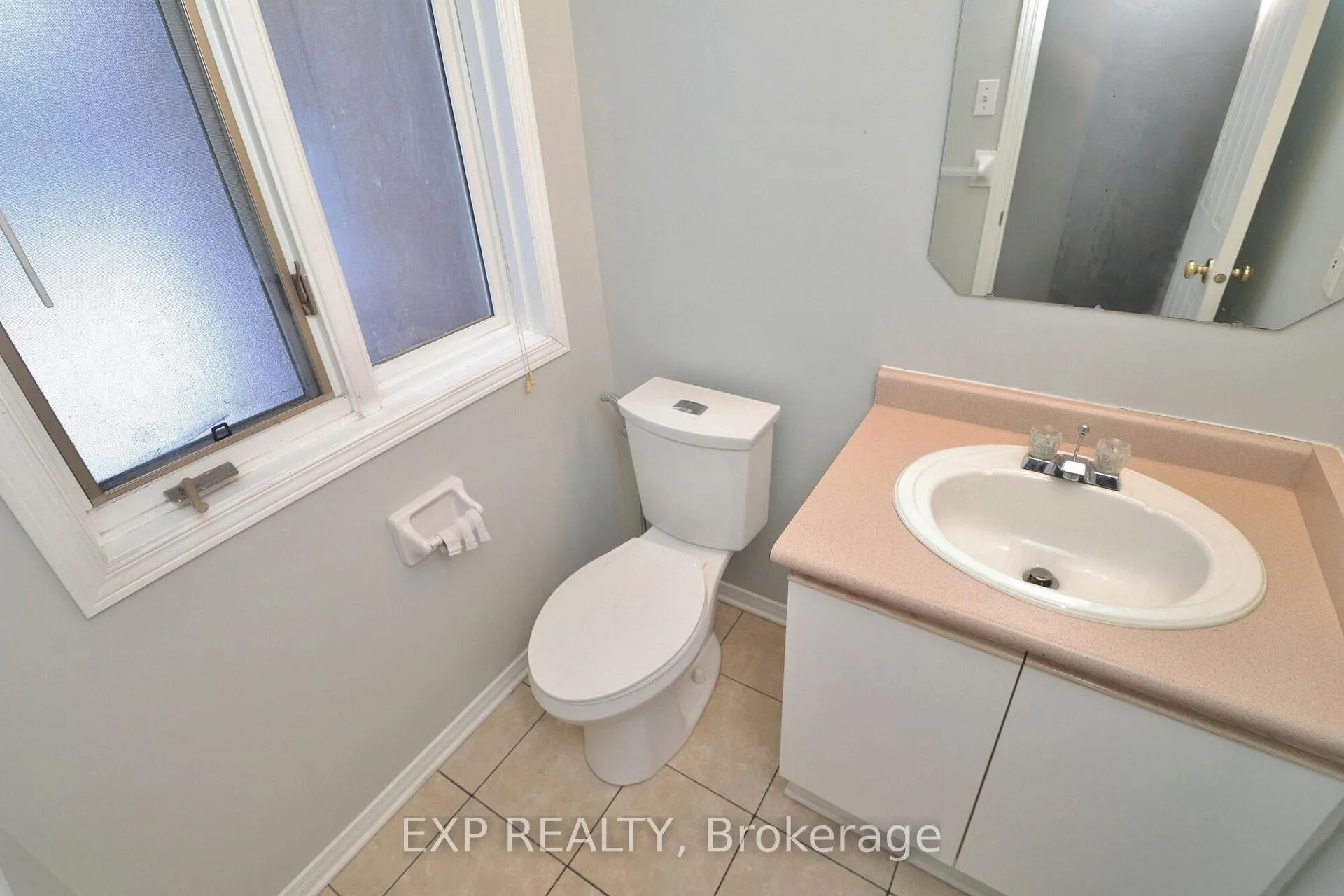 Photo 4 of 2127 Lauzon Street, Ottawa, Fallingbrook/Gardenway South — HOMEH