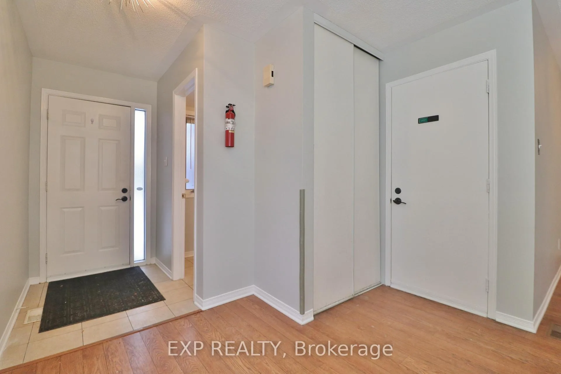 Photo 6 of 2127 Lauzon Street, Ottawa, Fallingbrook/Gardenway South — HOMEH