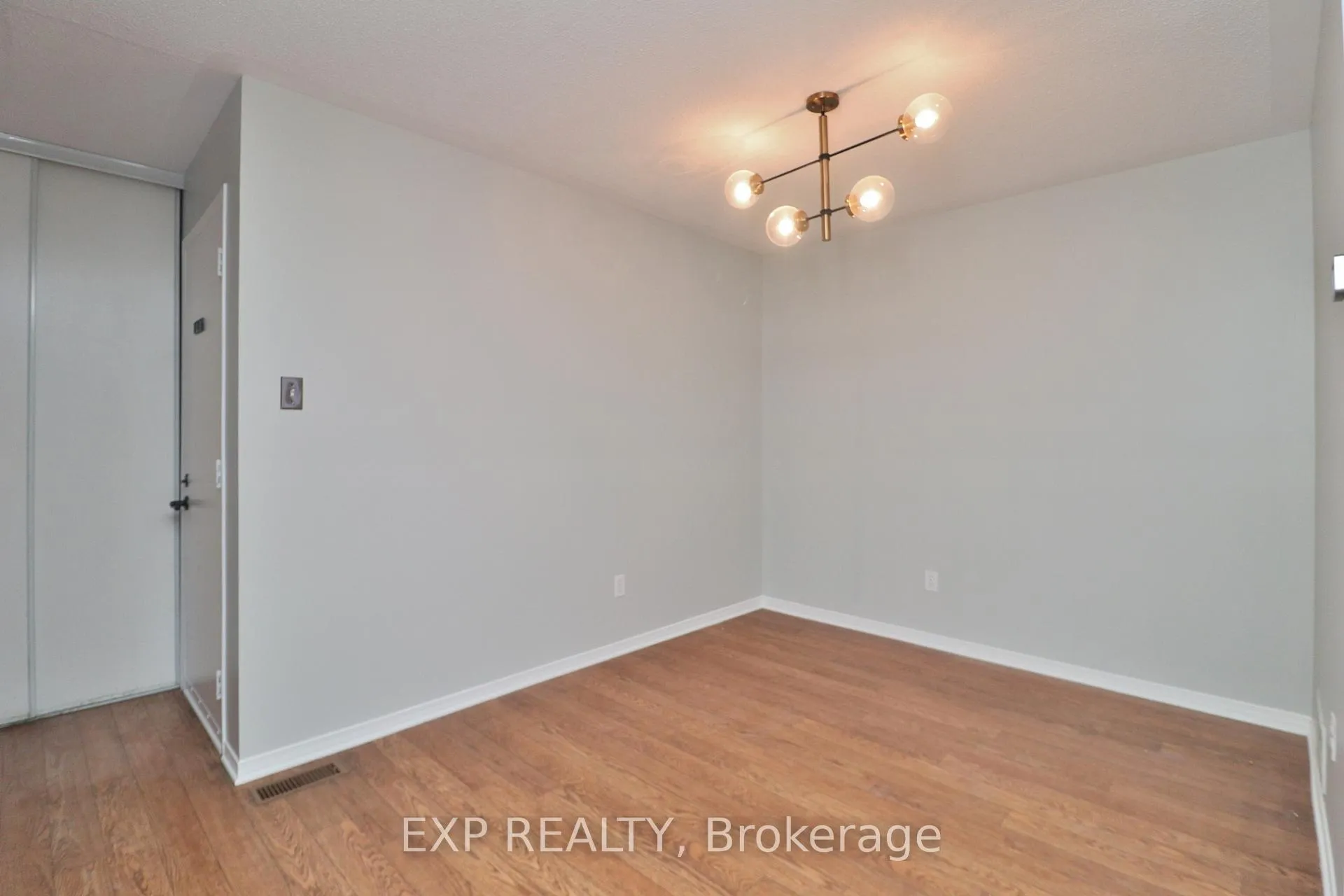 Photo 10 of 2127 Lauzon Street, Ottawa, Fallingbrook/Gardenway South — HOMEH