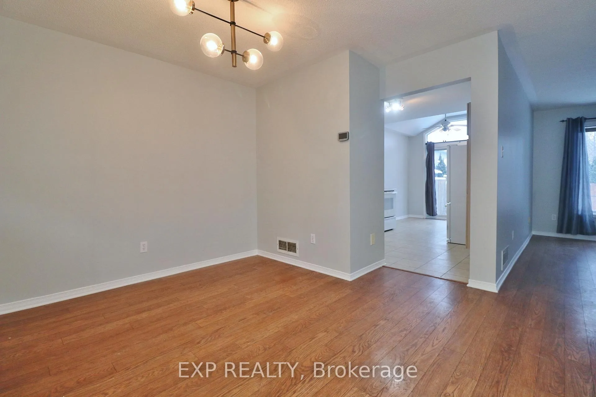 Photo 12 of 2127 Lauzon Street, Ottawa, Fallingbrook/Gardenway South — HOMEH