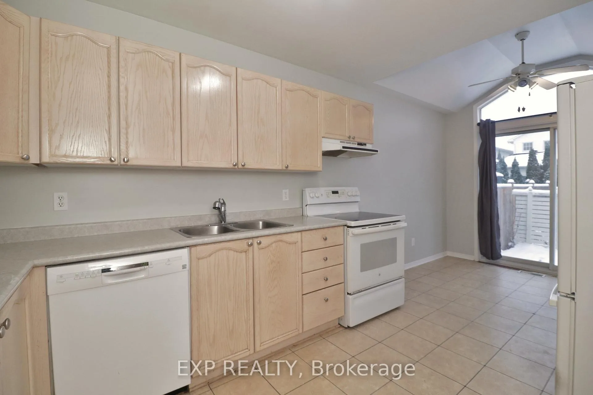 Photo 13 of 2127 Lauzon Street, Ottawa, Fallingbrook/Gardenway South — HOMEH