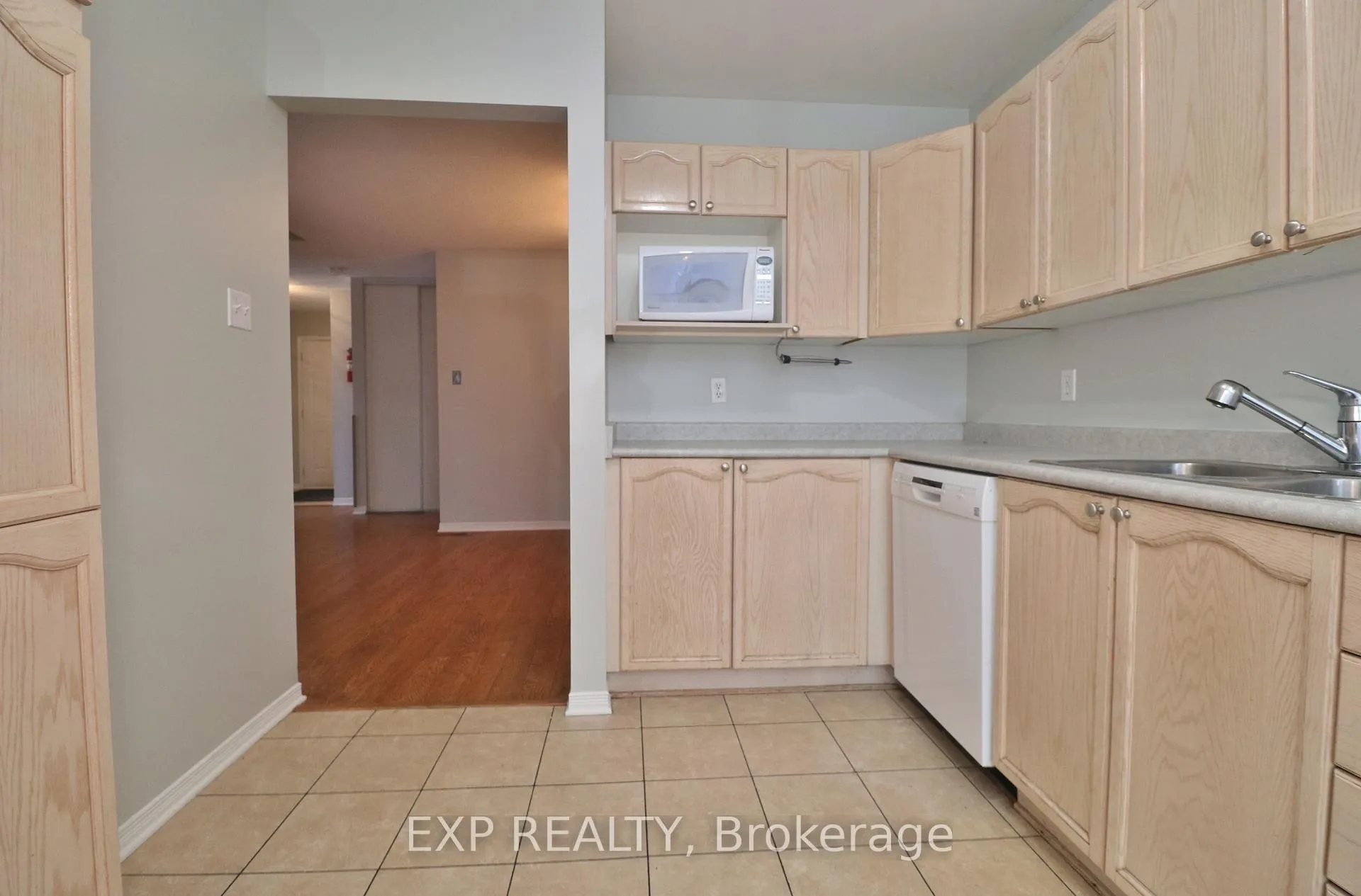Photo 14 of 2127 Lauzon Street, Ottawa, Fallingbrook/Gardenway South — HOMEH