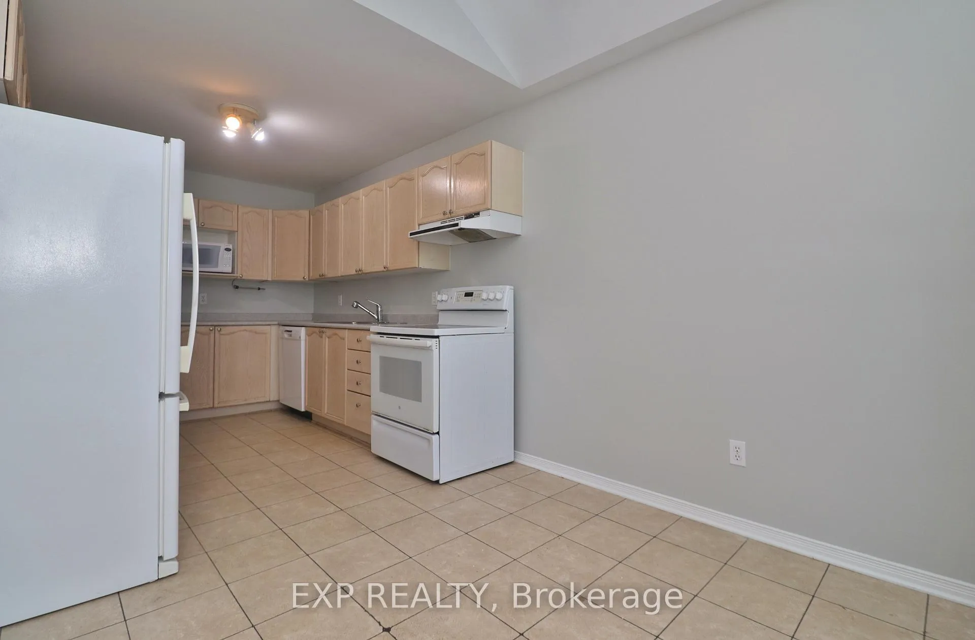 Photo 18 of 2127 Lauzon Street, Ottawa, Fallingbrook/Gardenway South — HOMEH
