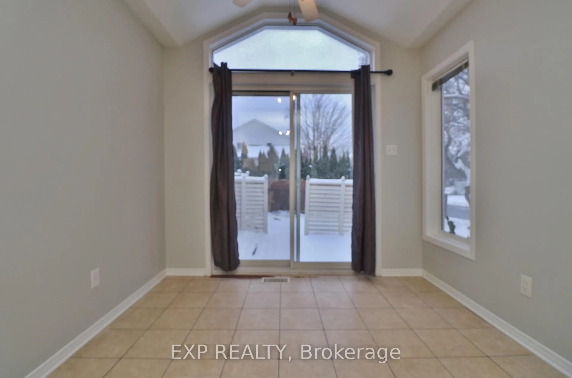 Photo 20 of 2127 Lauzon Street, Ottawa, Fallingbrook/Gardenway South — HOMEH