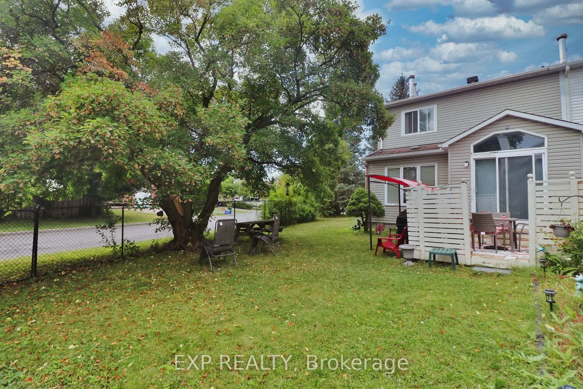 Photo 45 of 2127 Lauzon Street, Ottawa, Fallingbrook/Gardenway South — HOMEH