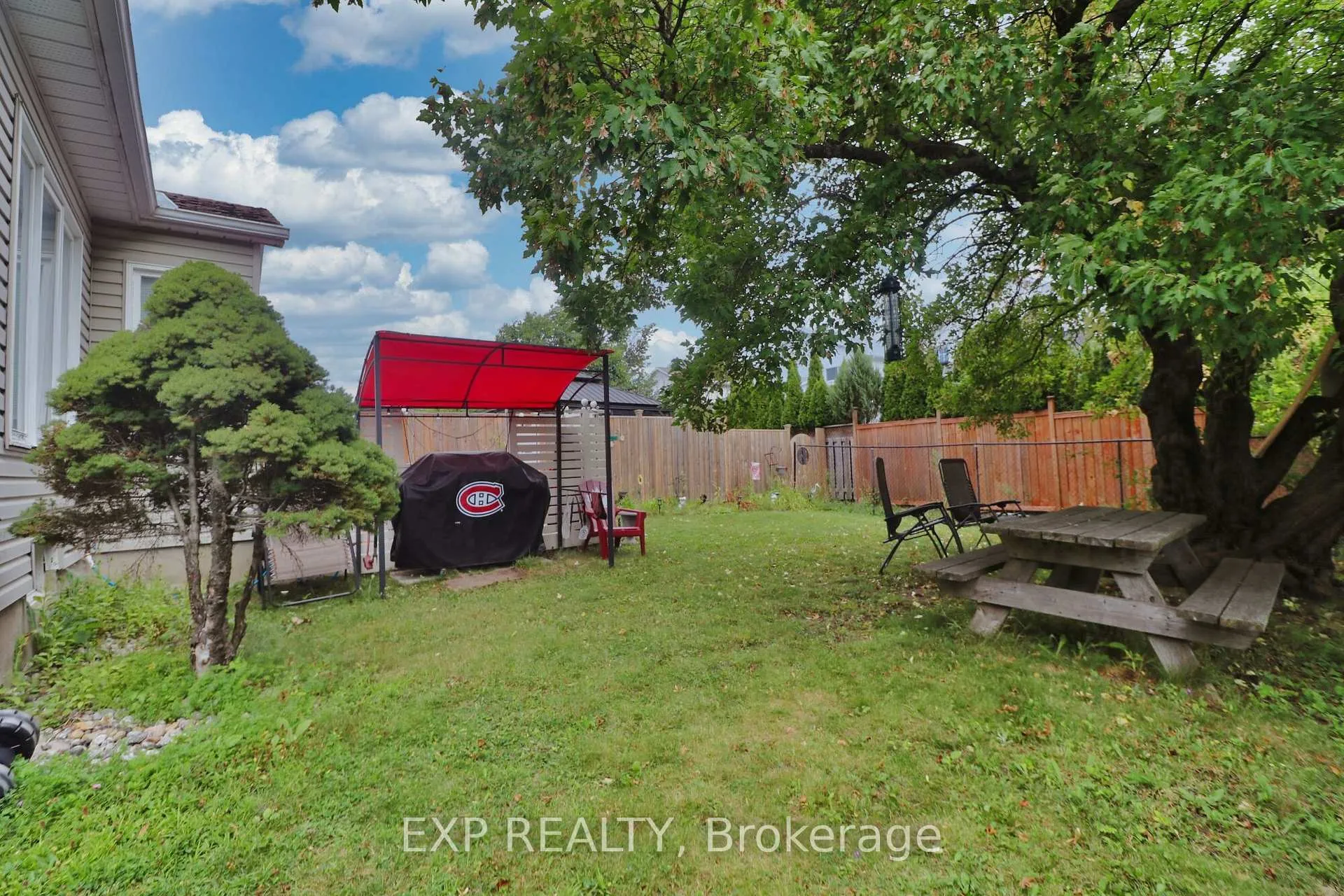 Photo 48 of 2127 Lauzon Street, Ottawa, Fallingbrook/Gardenway South — HOMEH