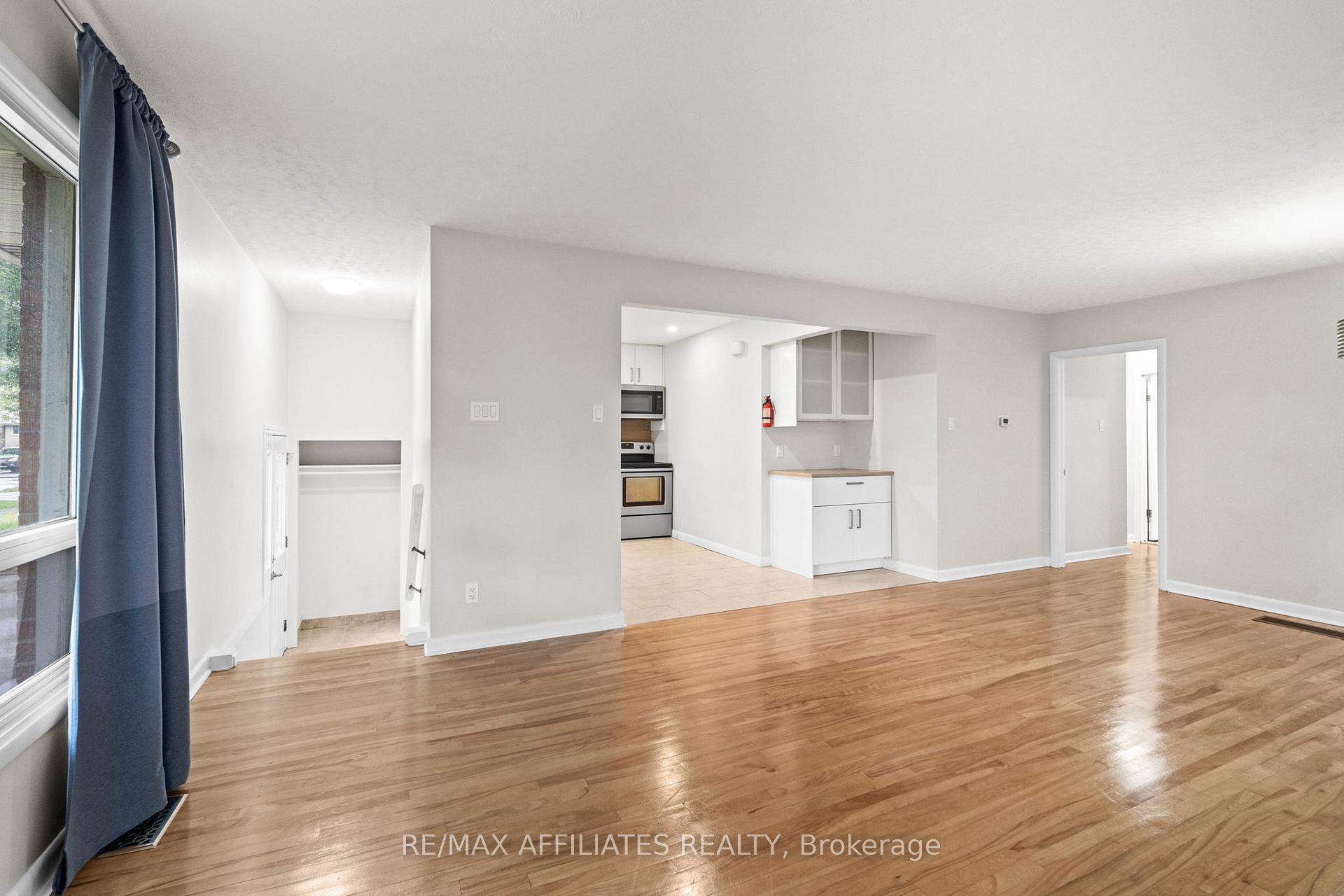 Photo 7 of 1316 Bloomsbury Crescent, Ottawa, Parkway Park — HOMEH