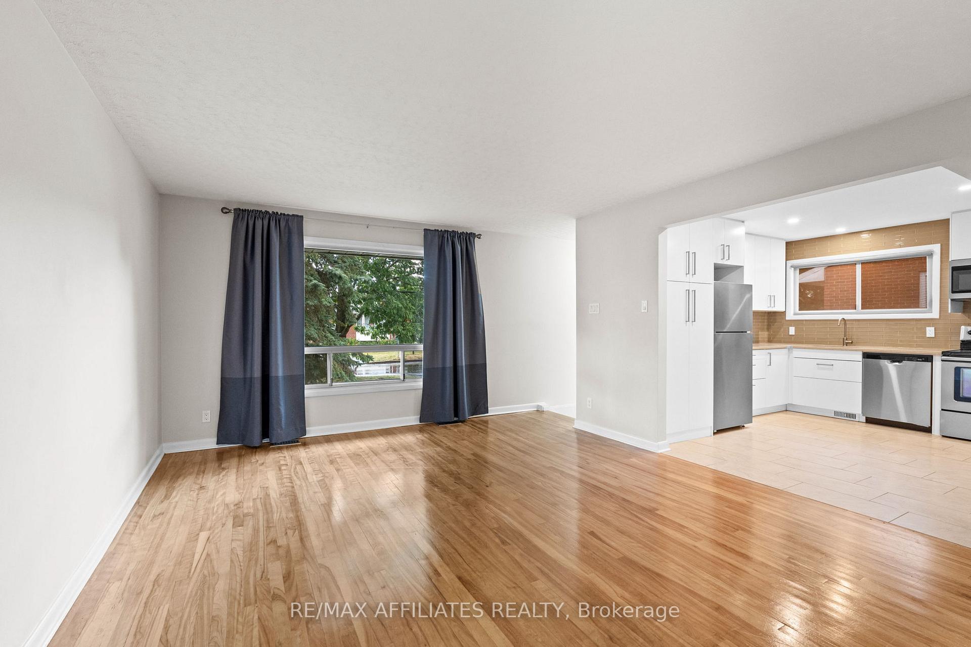 Photo 8 of 1316 Bloomsbury Crescent, Ottawa, Parkway Park — HOMEH