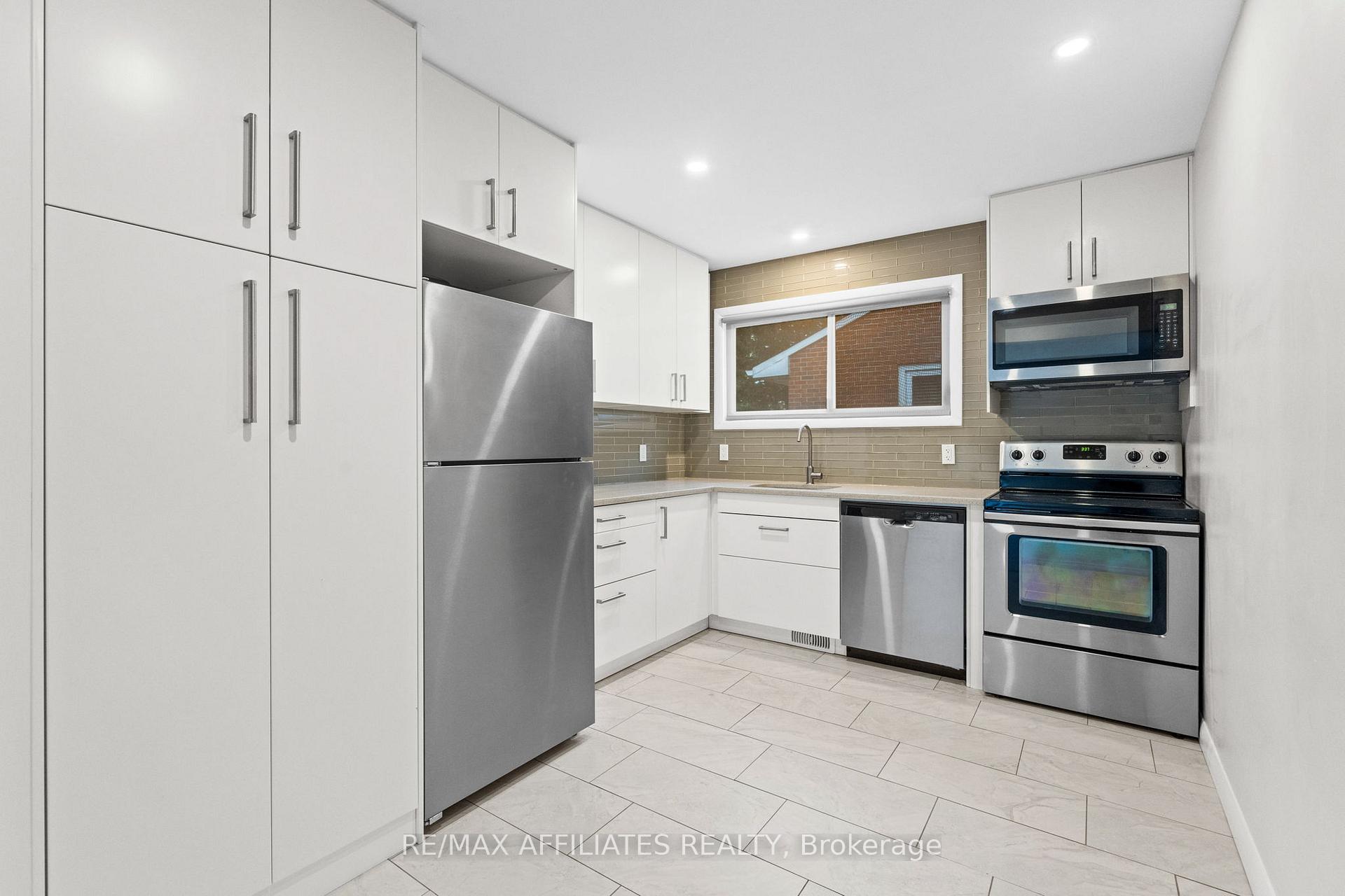 Photo 11 of 1316 Bloomsbury Crescent, Ottawa, Parkway Park — HOMEH