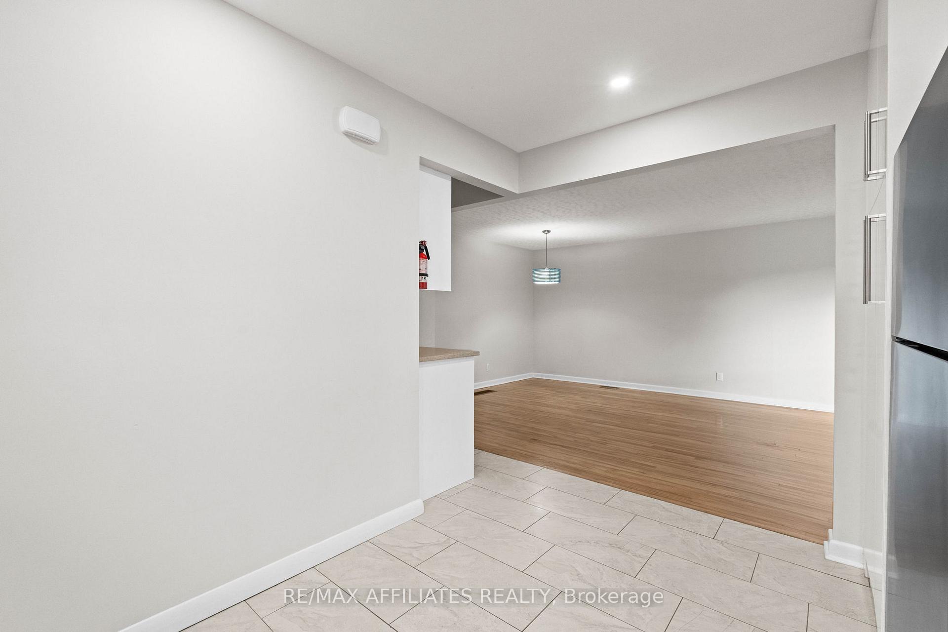 Photo 15 of 1316 Bloomsbury Crescent, Ottawa, Parkway Park — HOMEH