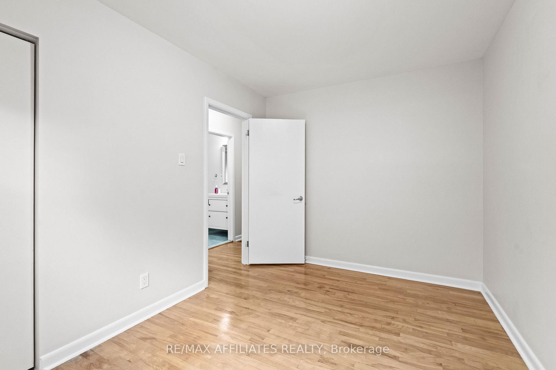 Photo 21 of 1316 Bloomsbury Crescent, Ottawa, Parkway Park — HOMEH