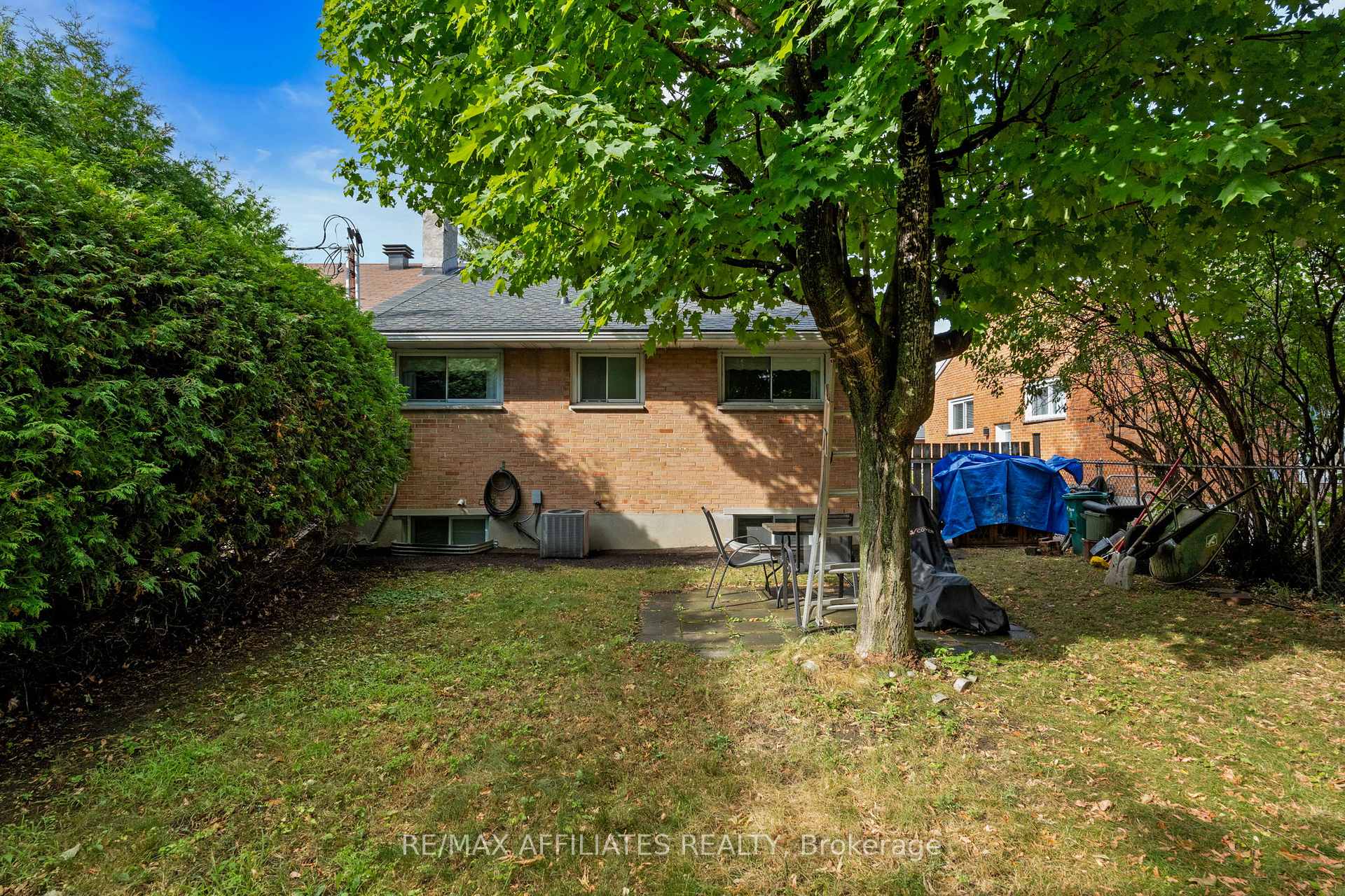 Photo 37 of 1316 Bloomsbury Crescent, Ottawa, Parkway Park — HOMEH