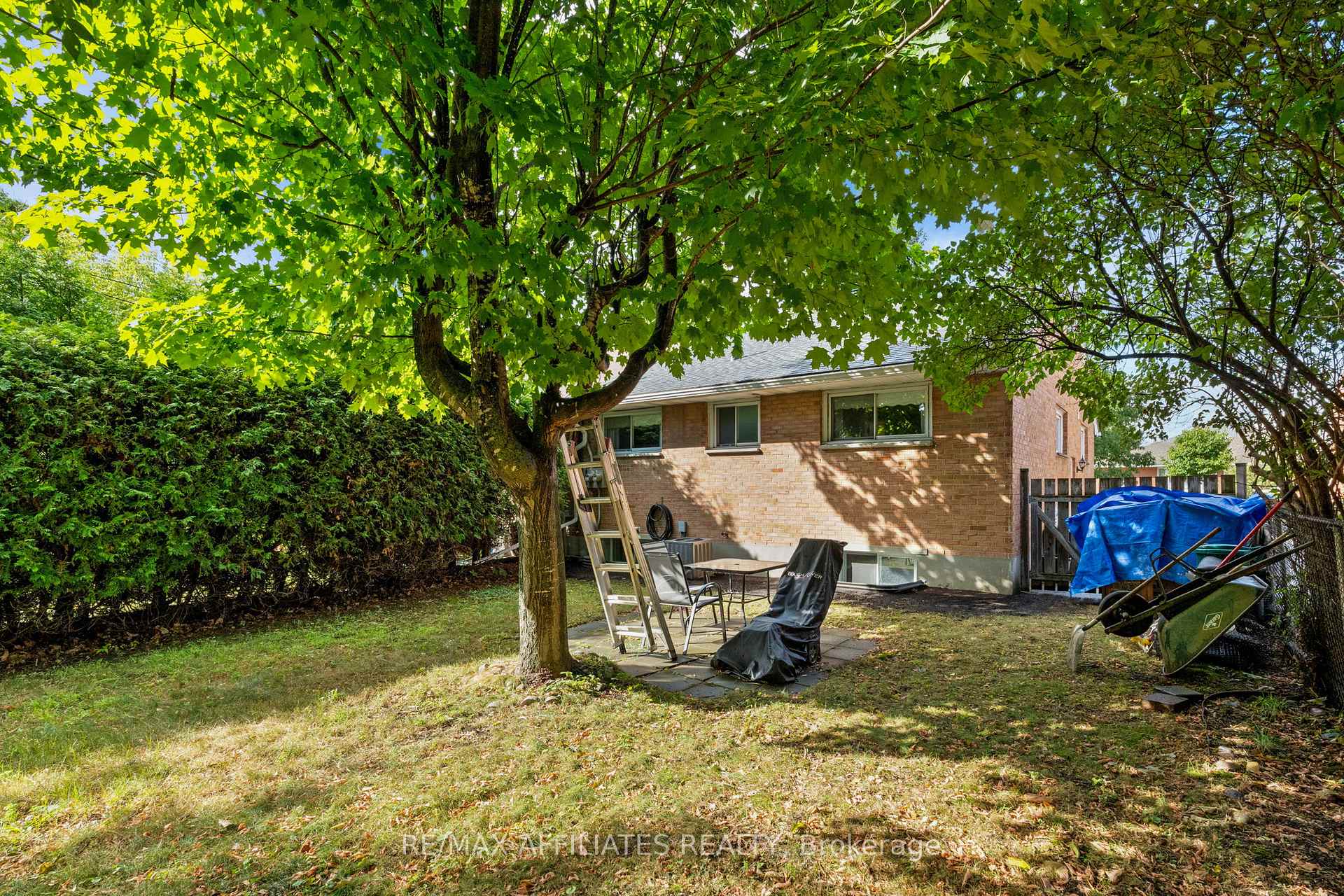 Photo 38 of 1316 Bloomsbury Crescent, Ottawa, Parkway Park — HOMEH