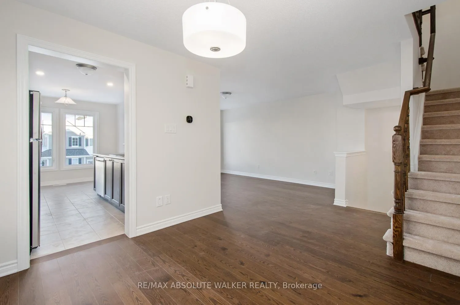 Photo 11 of 376 Willow Aster Circle, Ottawa, Avalon West — HOMEH