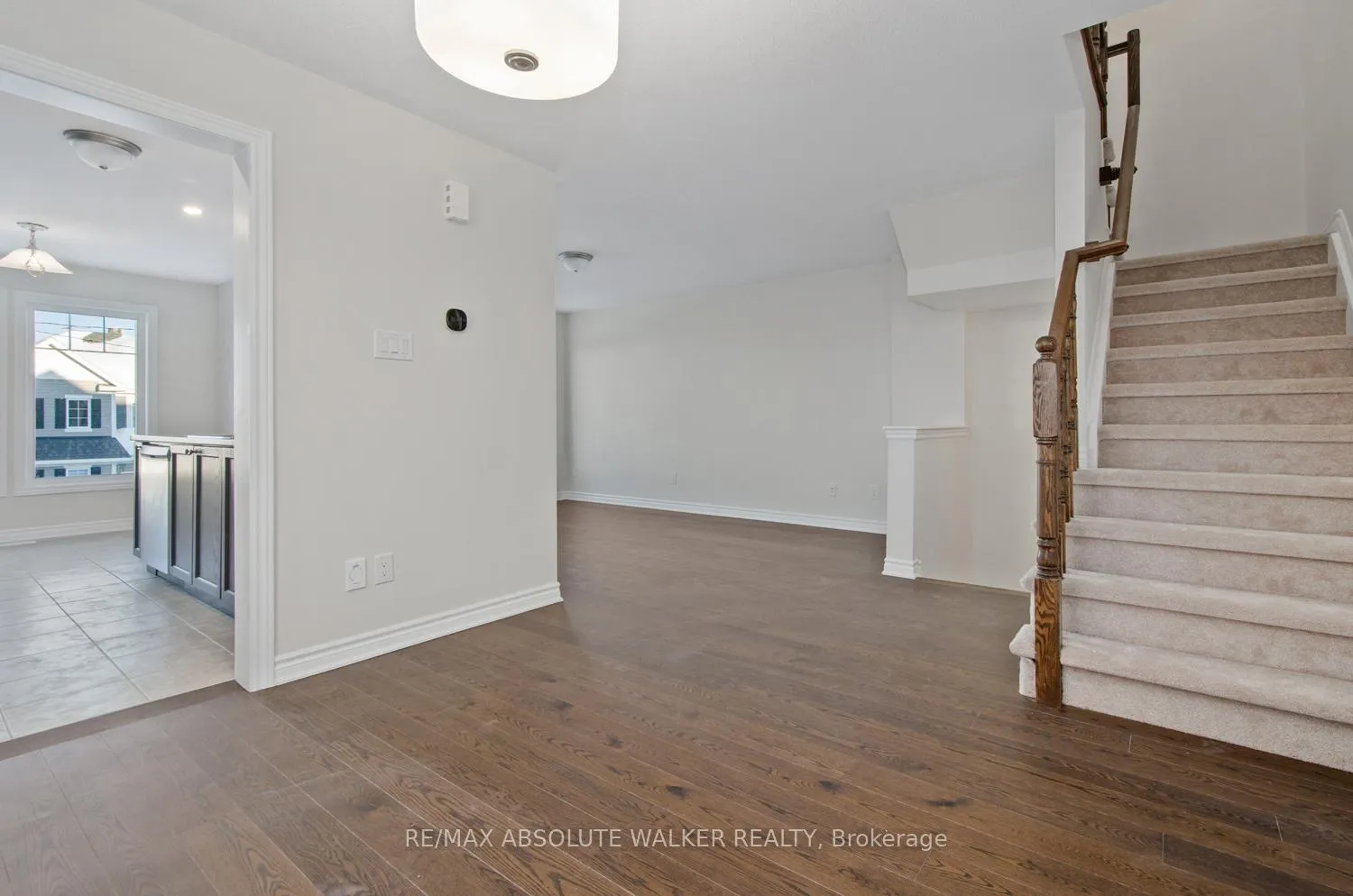 Photo 12 of 376 Willow Aster Circle, Ottawa, Avalon West — HOMEH