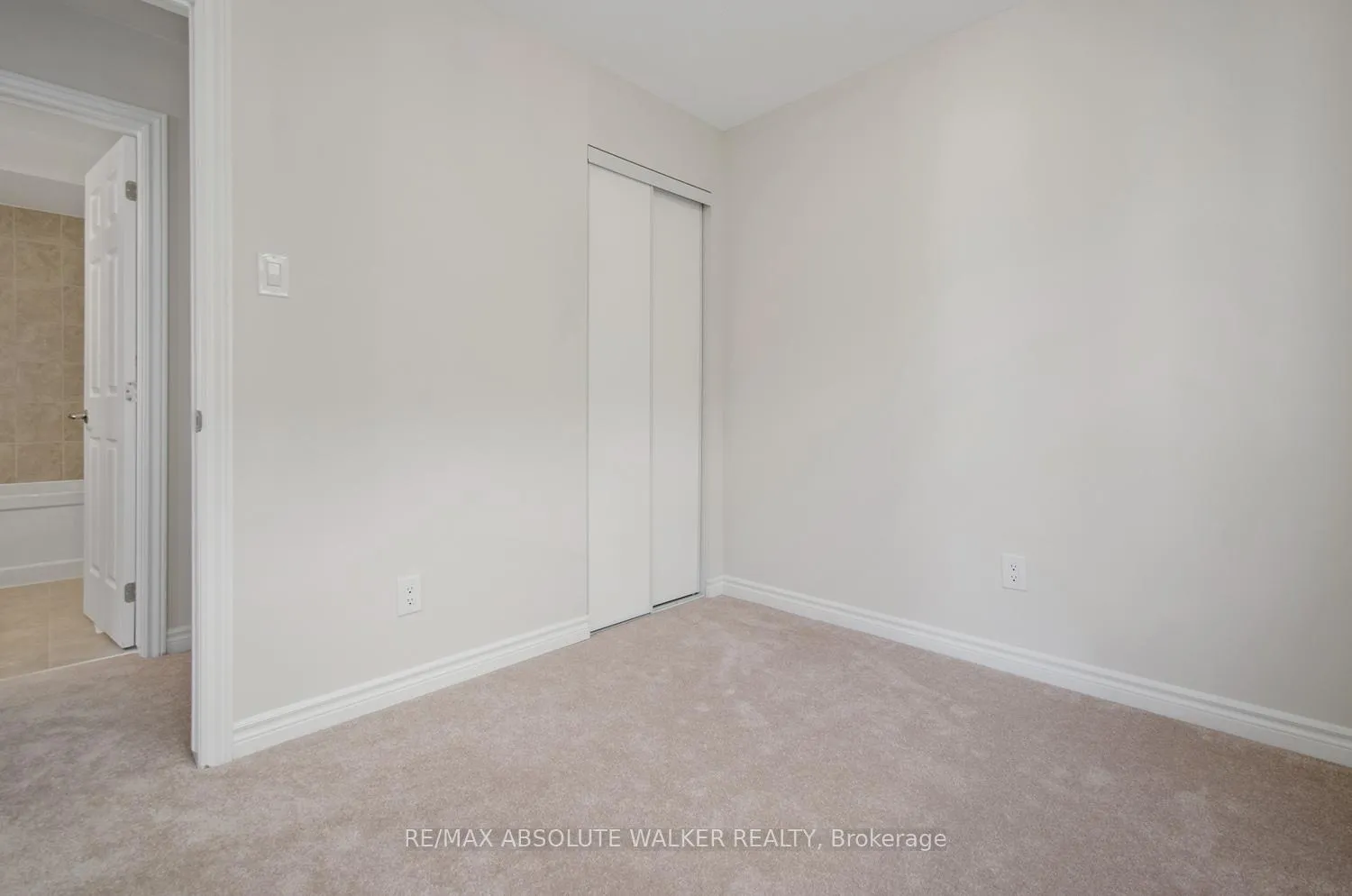 Photo 15 of 376 Willow Aster Circle, Ottawa, Avalon West — HOMEH
