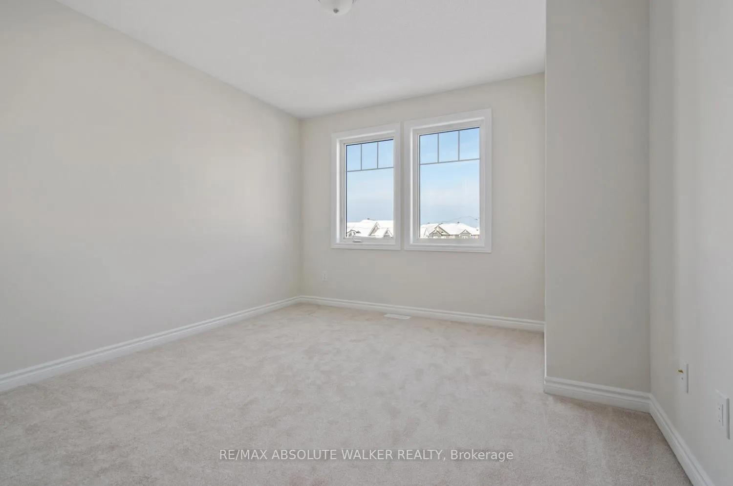 Photo 20 of 376 Willow Aster Circle, Ottawa, Avalon West — HOMEH