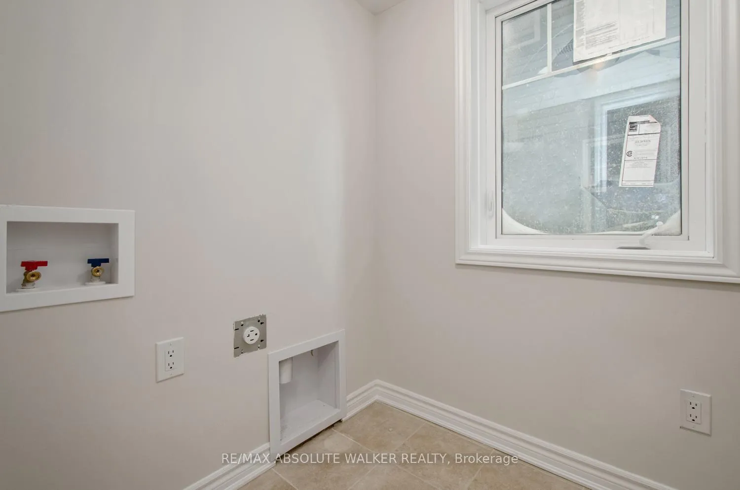 Photo 25 of 376 Willow Aster Circle, Ottawa, Avalon West — HOMEH