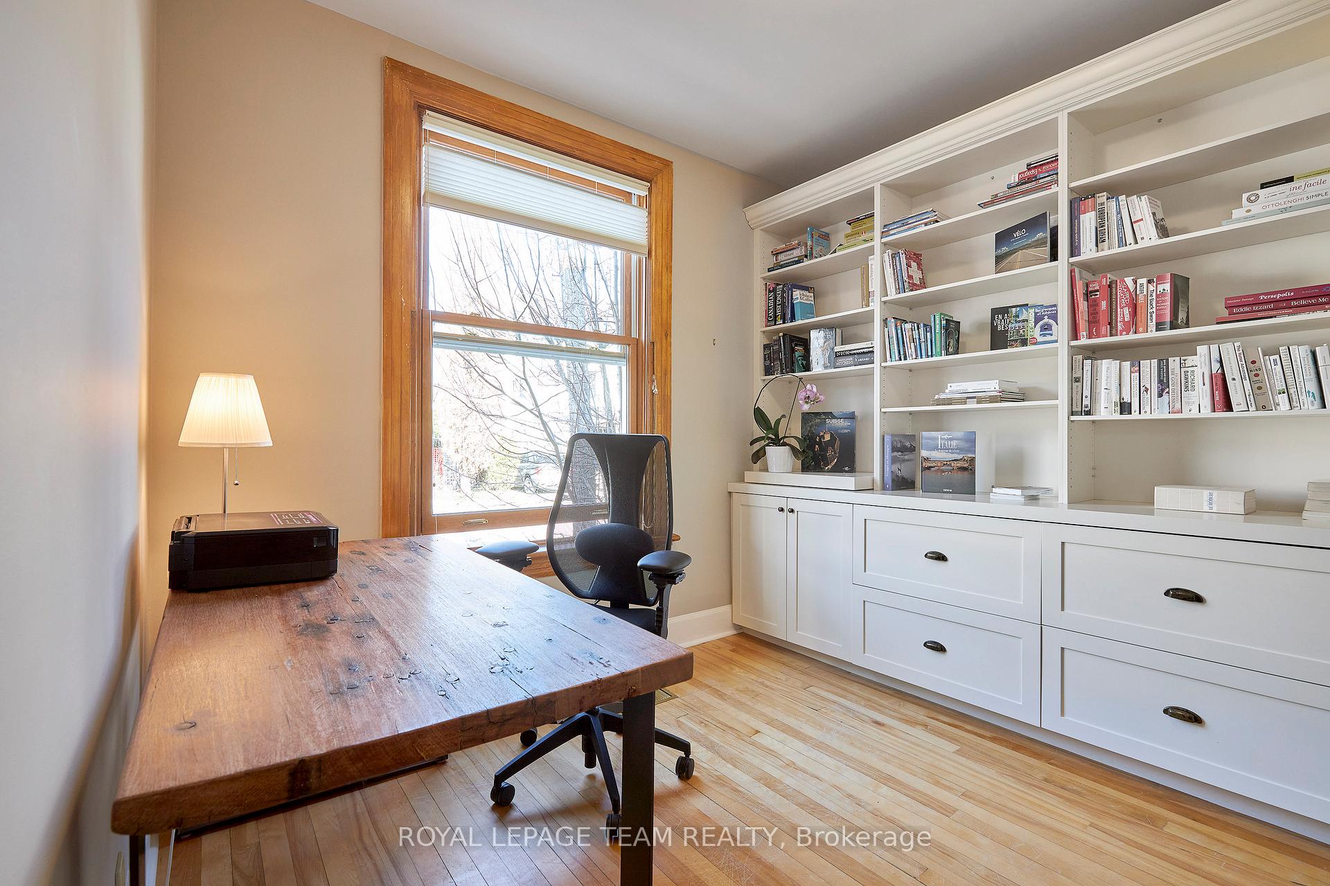 Photo 5 of 136 Keefer Street, Ottawa, New Edinburgh — HOMEH