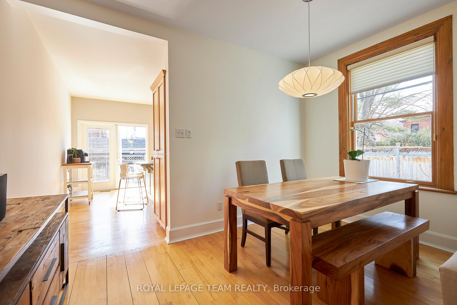 Photo 10 of 136 Keefer Street, Ottawa, New Edinburgh — HOMEH