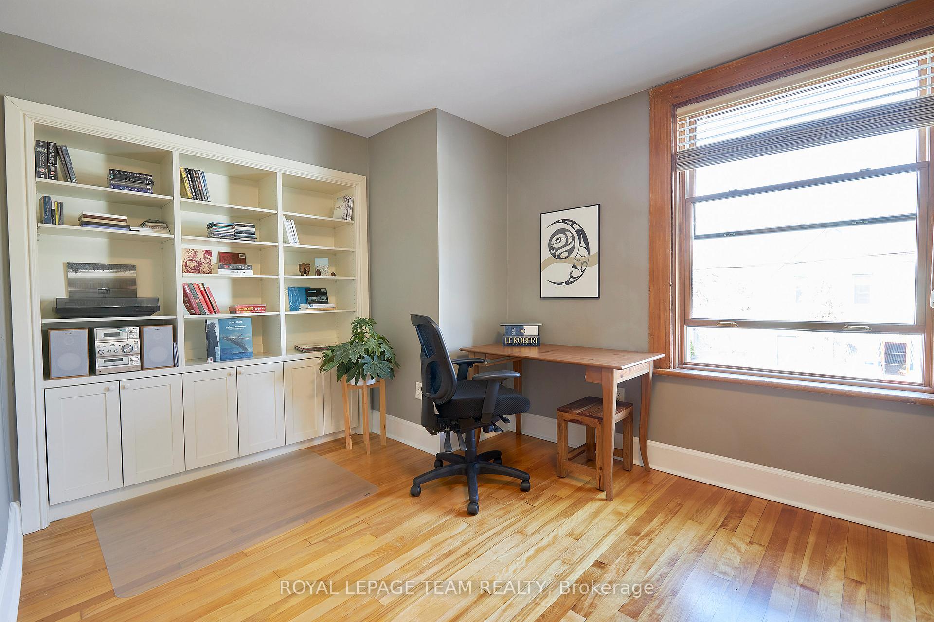 Photo 17 of 136 Keefer Street, Ottawa, New Edinburgh — HOMEH