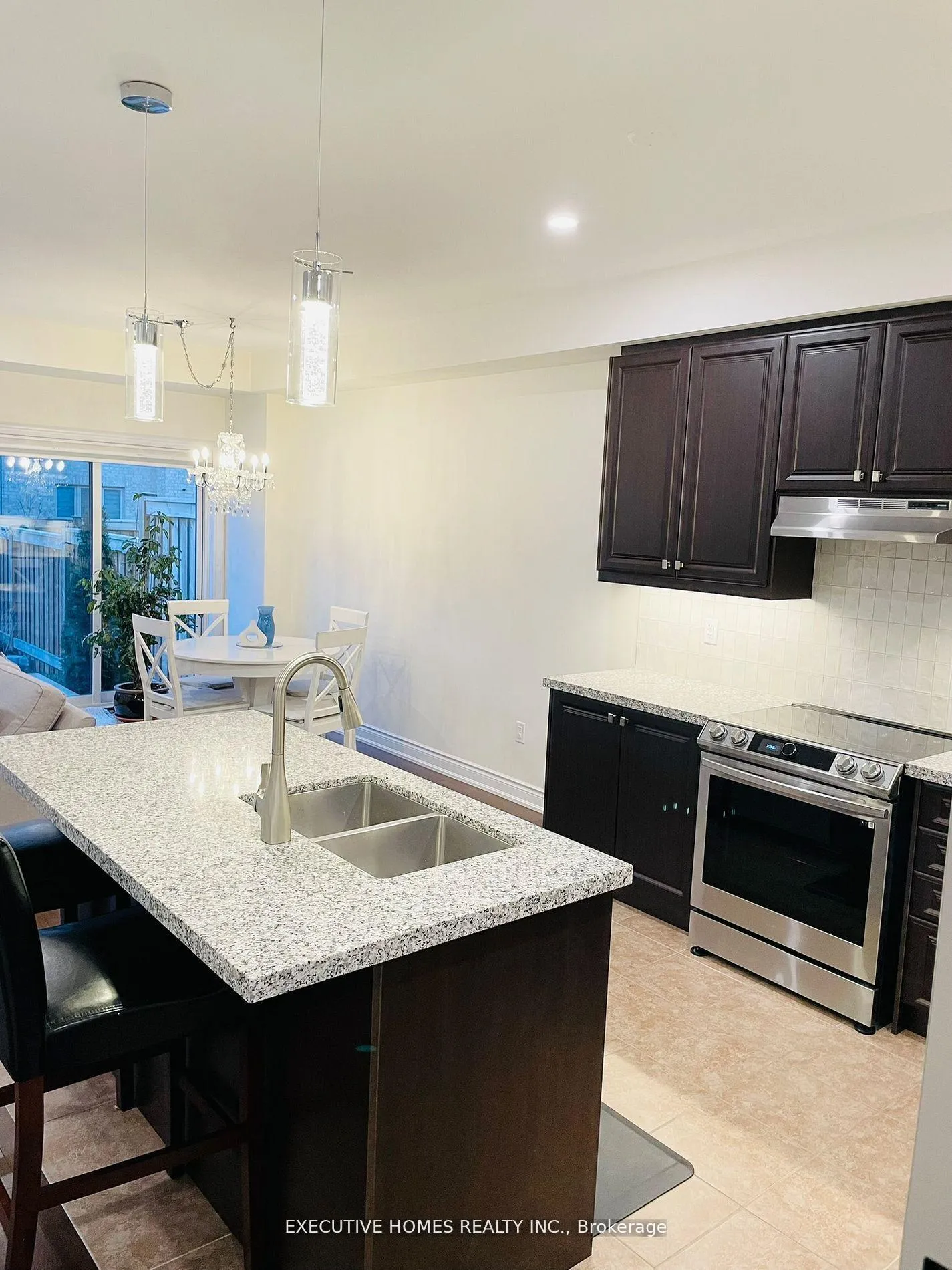 Photo 4 of 51 Lorne Thomas Place, New Tecumseth, Alliston — HOMEH