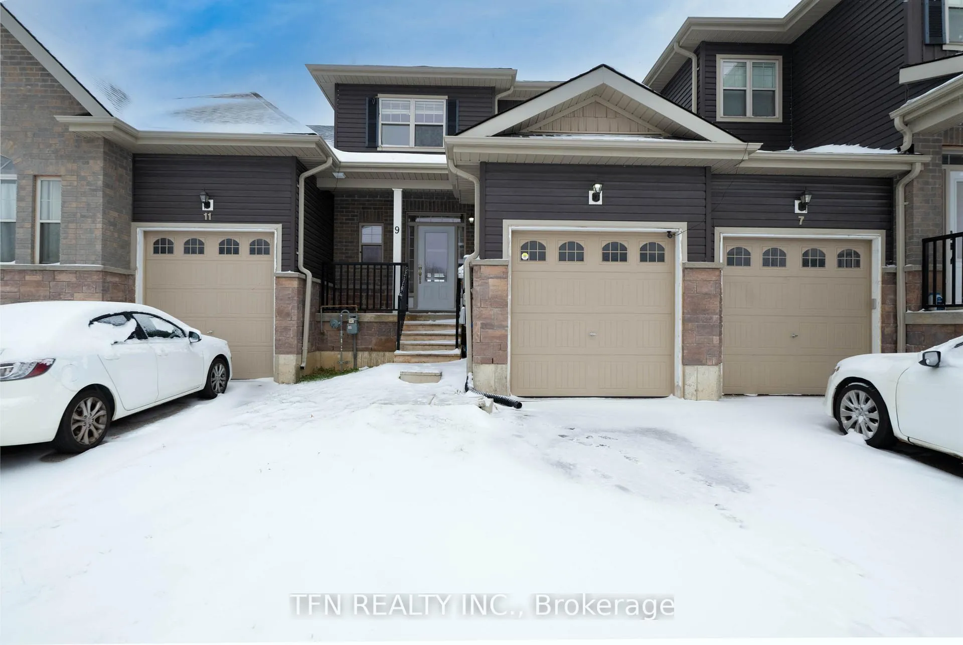 Photo 2 of 9 Isabella Drive, Orillia — HOMEH