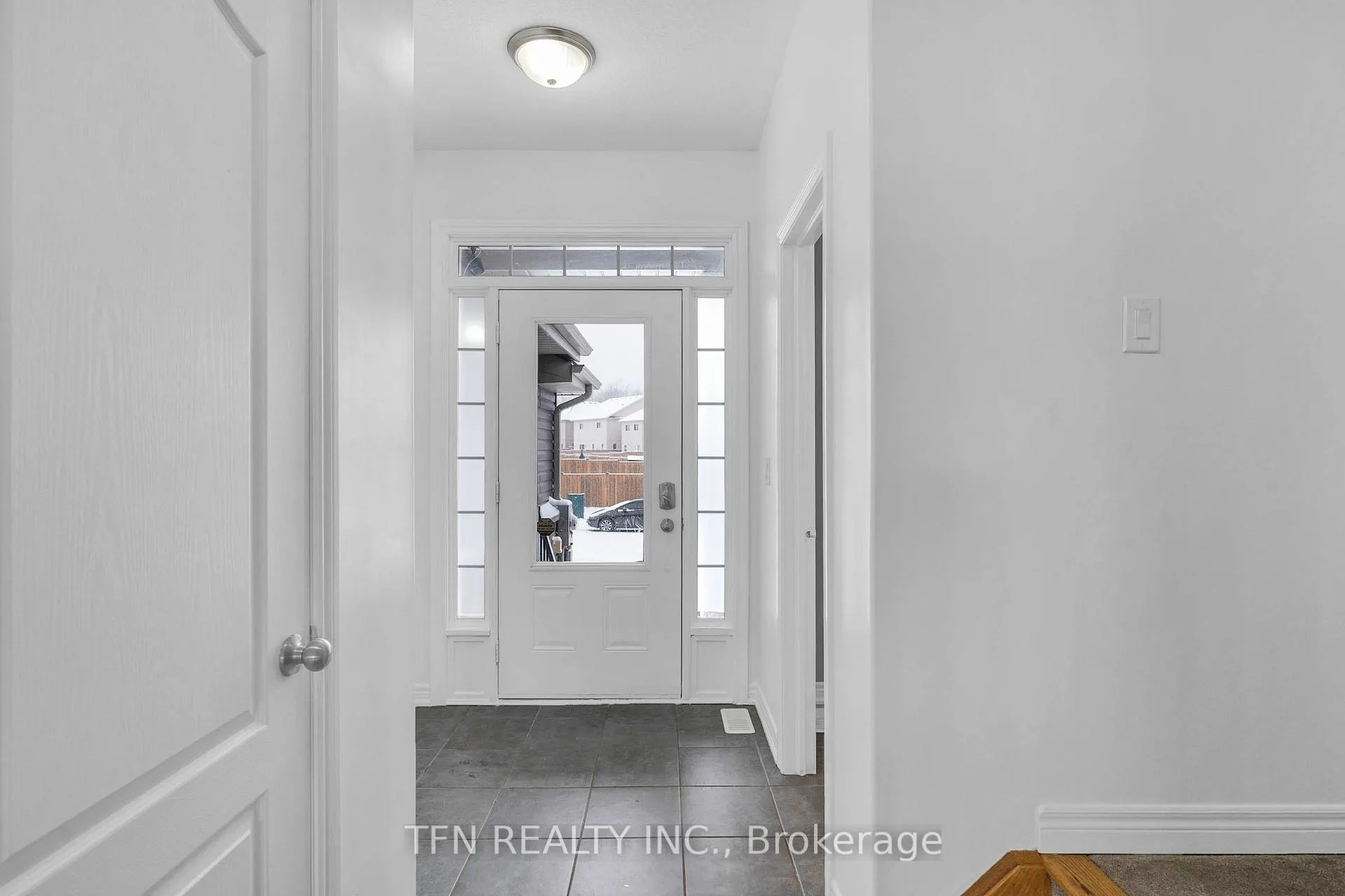 Photo 3 of 9 Isabella Drive, Orillia — HOMEH