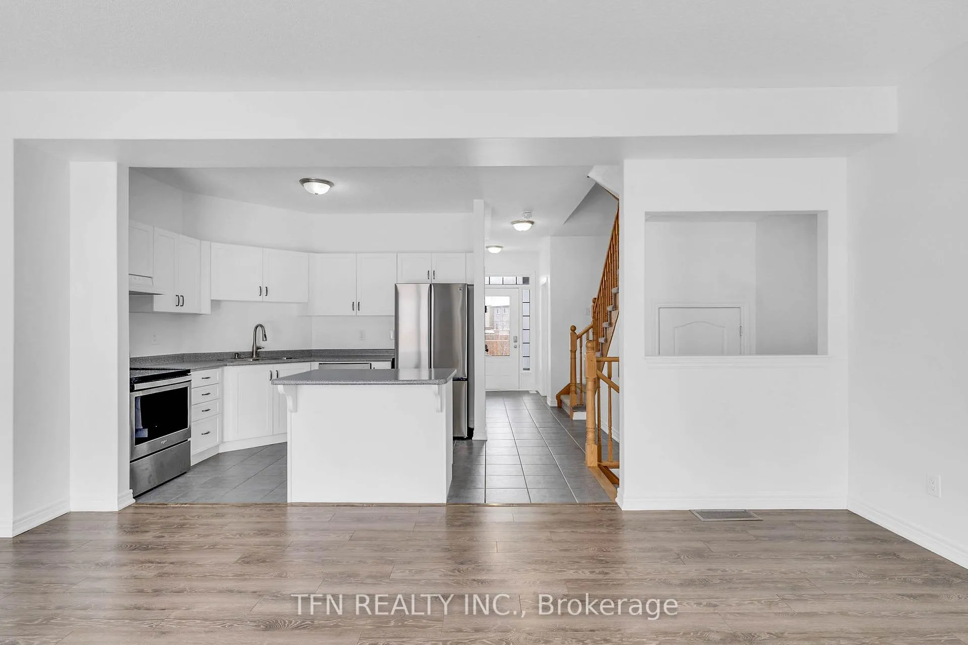 Photo 5 of 9 Isabella Drive, Orillia — HOMEH