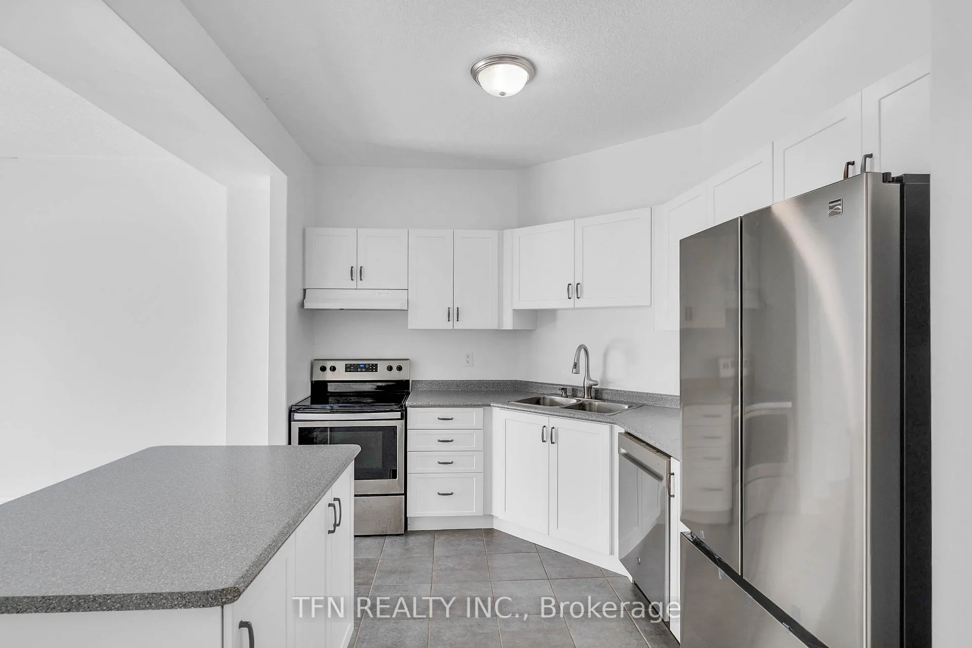 Photo 10 of 9 Isabella Drive, Orillia — HOMEH