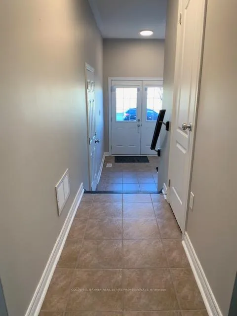 Photo 3 of 137 Four Seasons Crescent, Newmarket, Woodland Hill — HOMEH