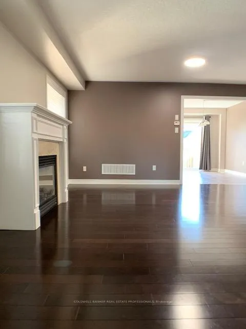 Photo 6 of 137 Four Seasons Crescent, Newmarket, Woodland Hill — HOMEH