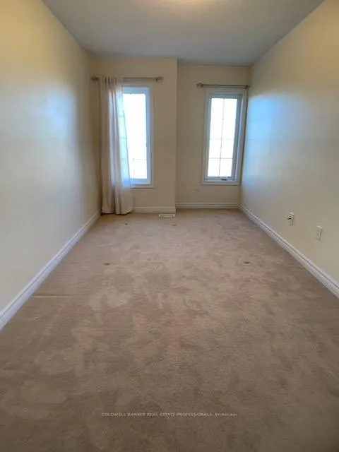 Photo 12 of 137 Four Seasons Crescent, Newmarket, Woodland Hill — HOMEH