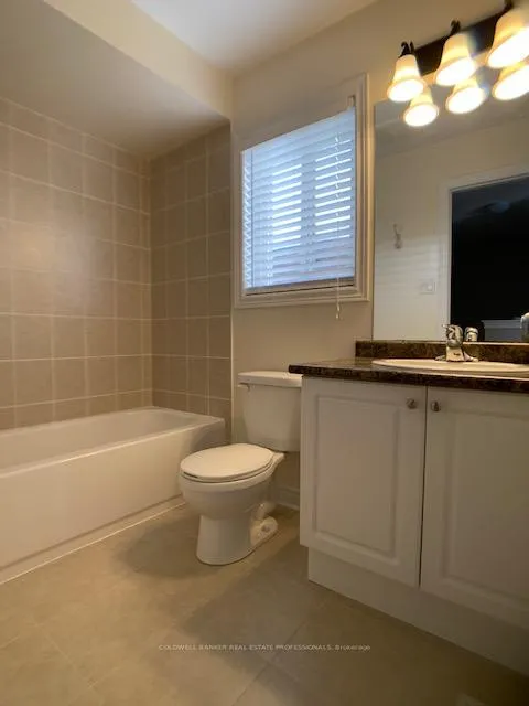 Photo 15 of 137 Four Seasons Crescent, Newmarket, Woodland Hill — HOMEH