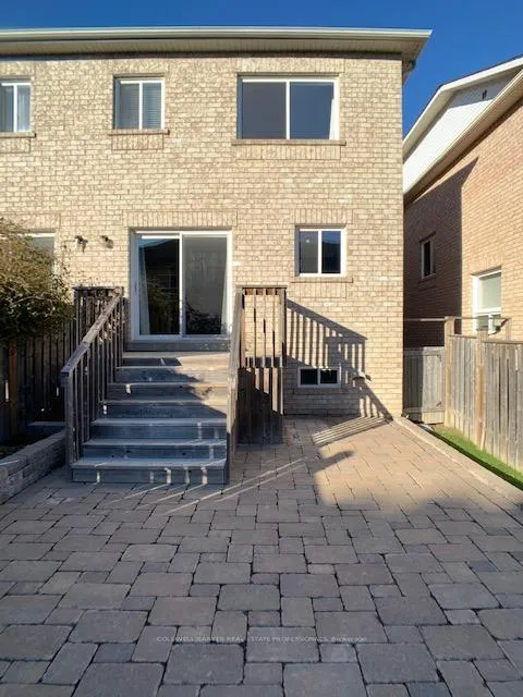 Photo 18 of 137 Four Seasons Crescent, Newmarket, Woodland Hill — HOMEH