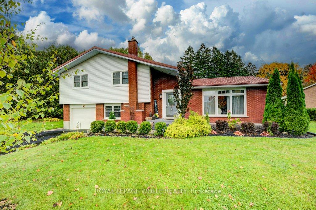 Photo 2 of 4 Mcdonald Street W, North Perth, Listowel — HOMEH